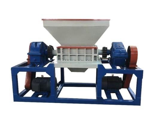 একক শ্যাফ্ট অনুভূমিক Shredder মেশিন 380V ভোল্টেজ জন্য পেষণ
